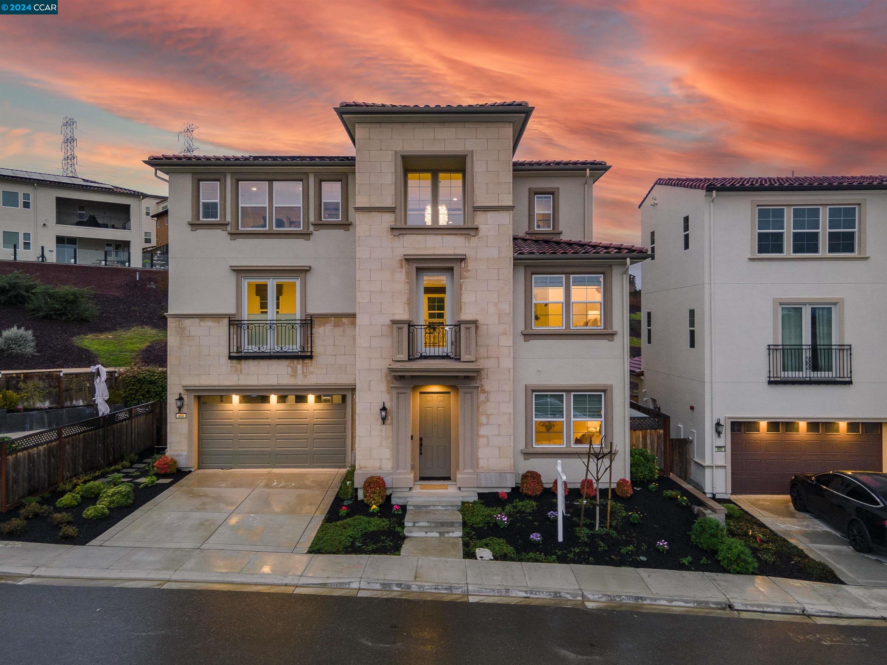 806 Bergamot Ct