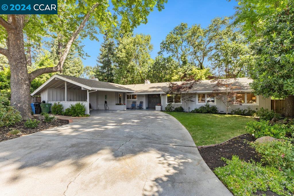 36 Shelly Pl