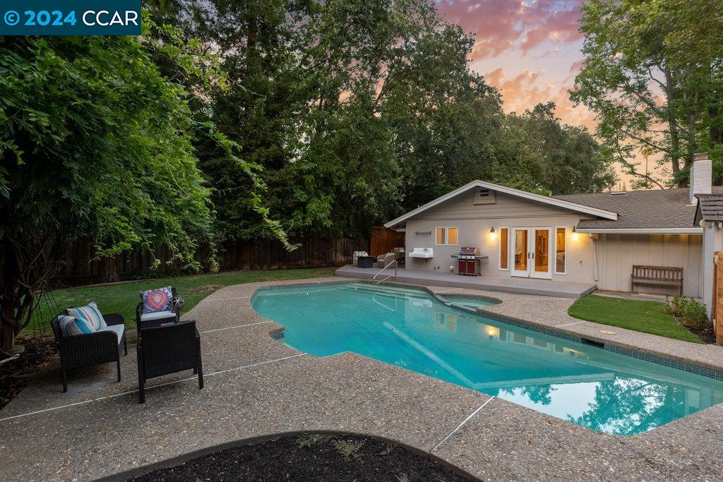 36 Shelly Pl