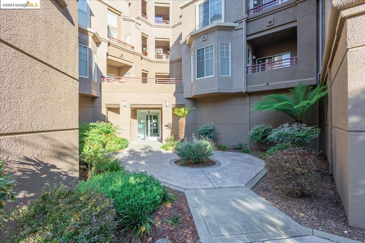 200 Caldecott Ln # 316