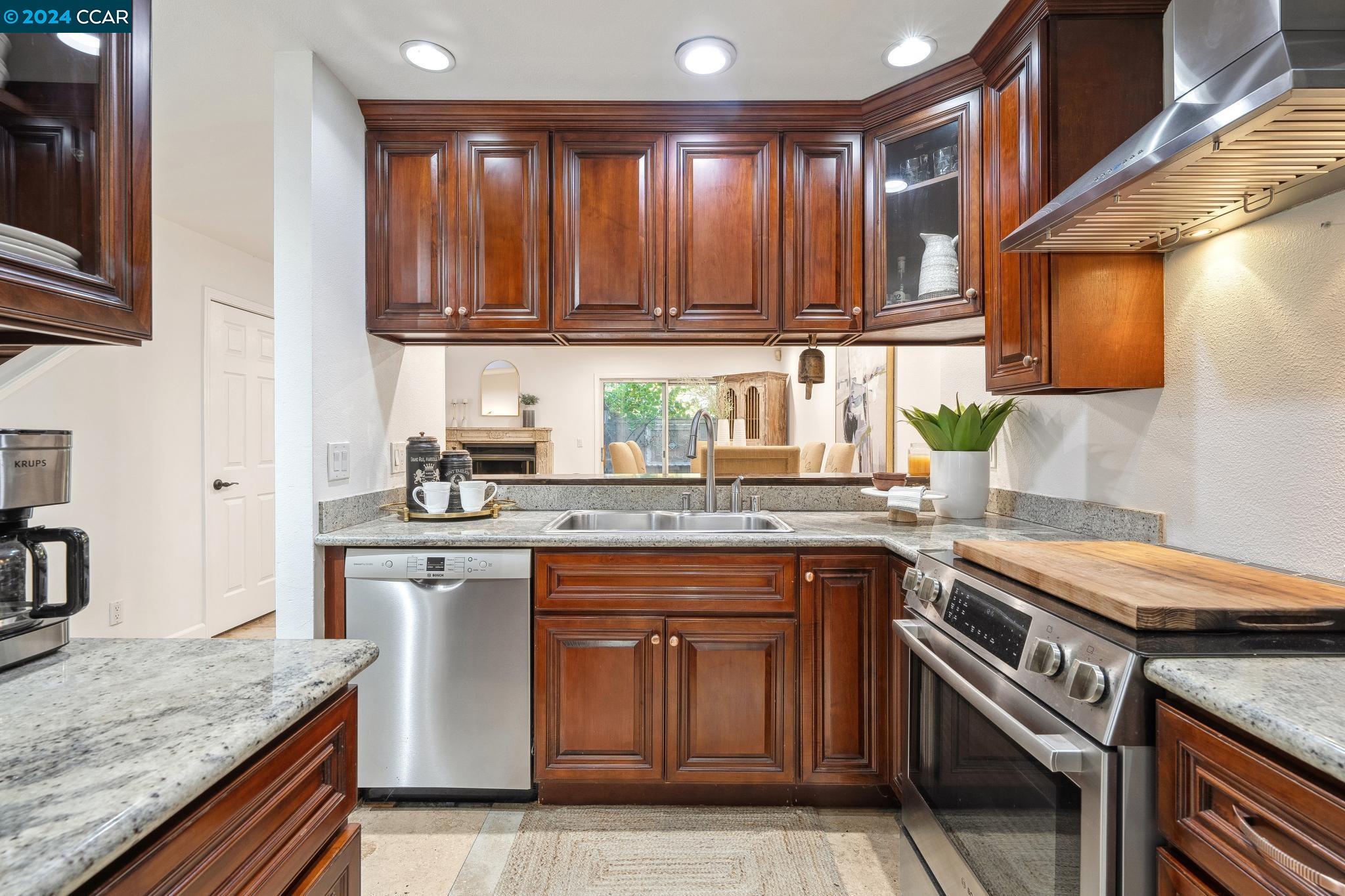 4217 Sheldon Cir