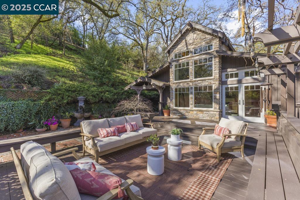 1111 Stone Valley Rd