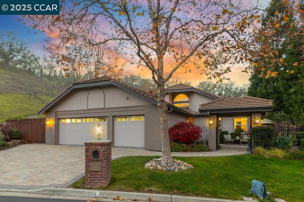 174 Oakridge Dr