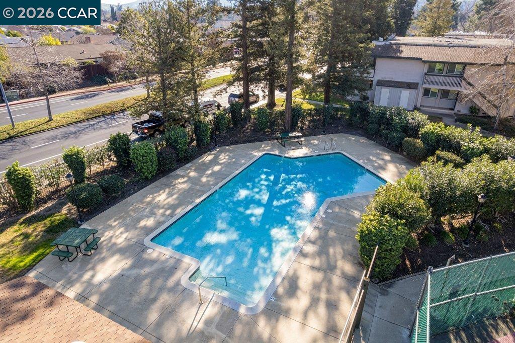 5460 Concord Blvd Unit: E4