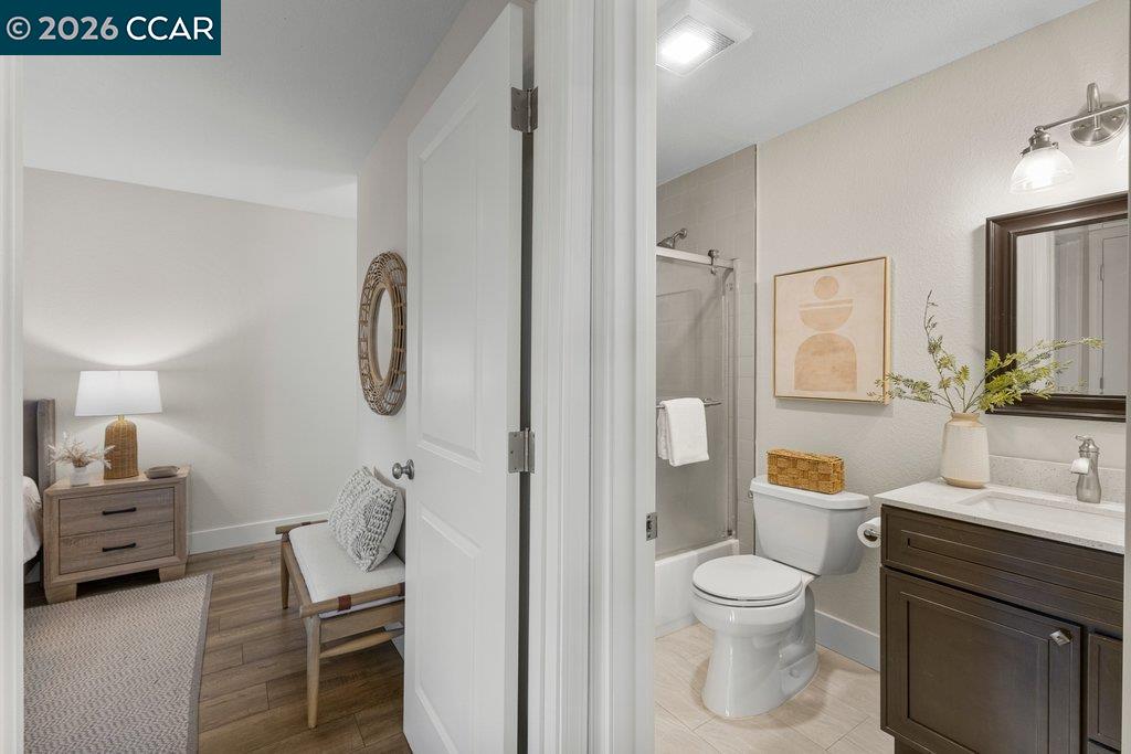 5460 Concord Blvd Unit: E4