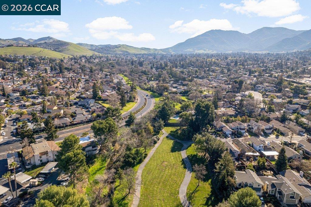 5460 Concord Blvd Unit: E4