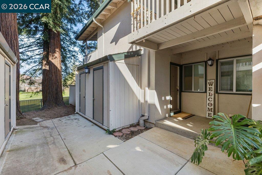 5460 Concord Blvd Unit: E4