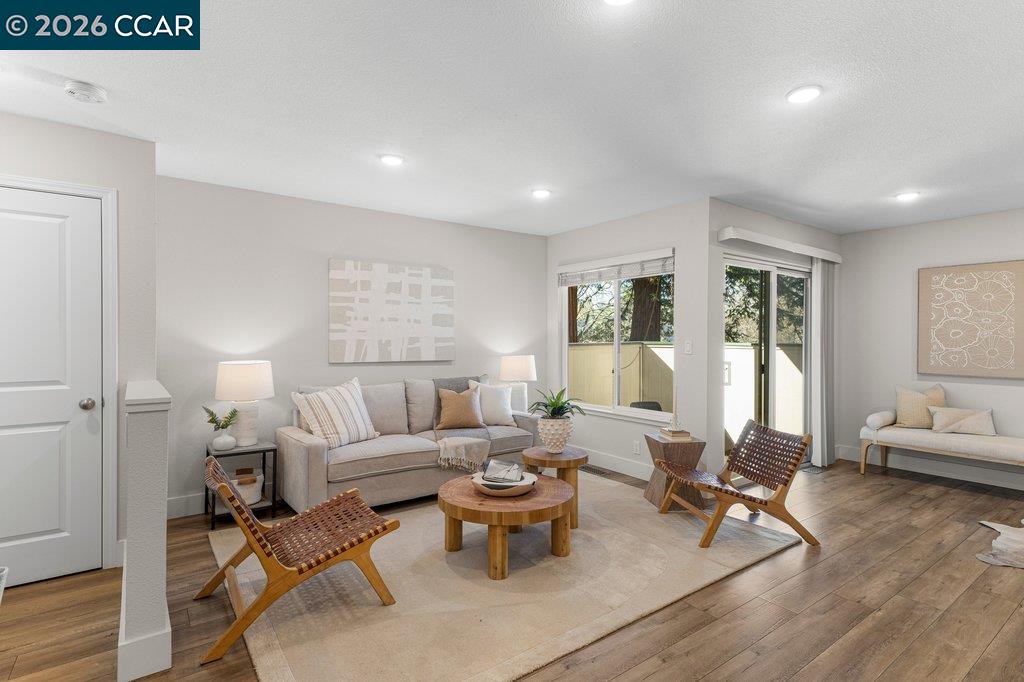 5460 Concord Blvd Unit: E4