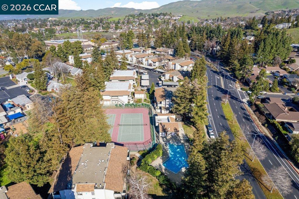 5460 Concord Blvd Unit: E4