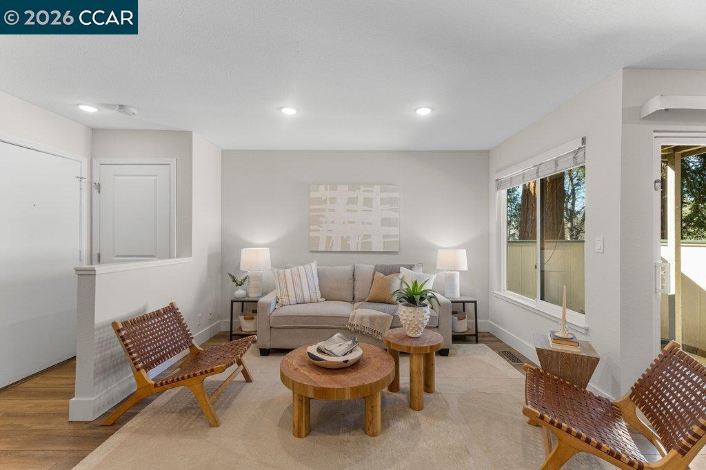 5460 Concord Blvd Unit: E4