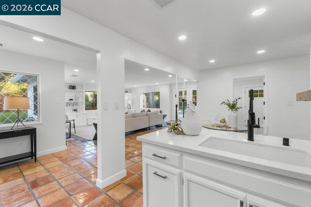 205 Castle Hill Ranch Rd