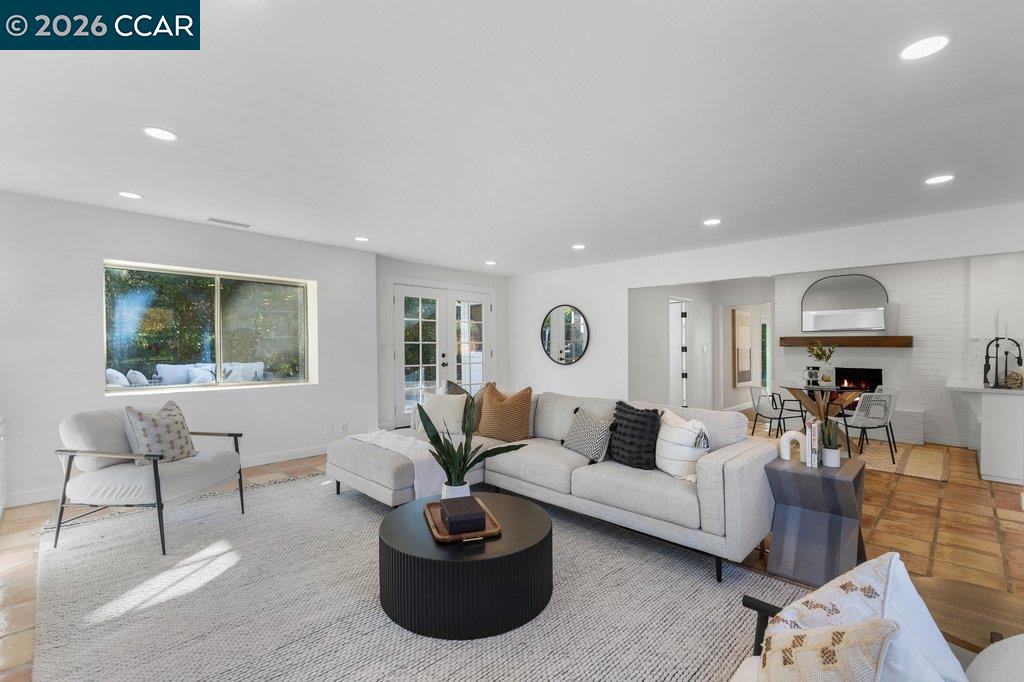 205 Castle Hill Ranch Rd