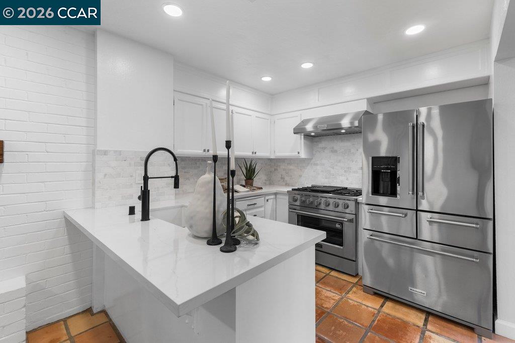 205 Castle Hill Ranch Rd