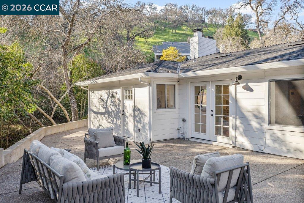 205 Castle Hill Ranch Rd