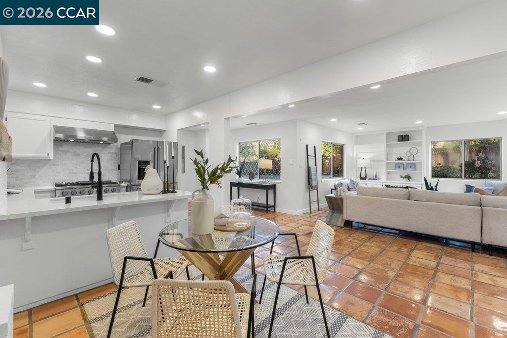 205 Castle Hill Ranch Rd