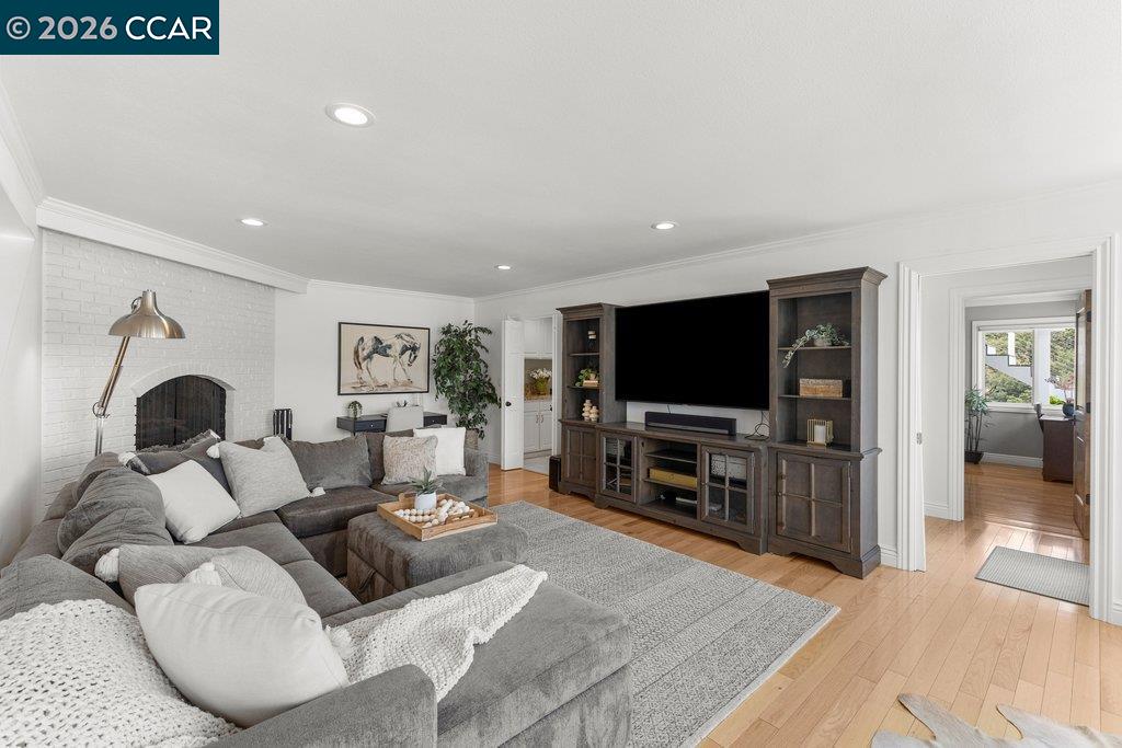 136 Tracy Ln