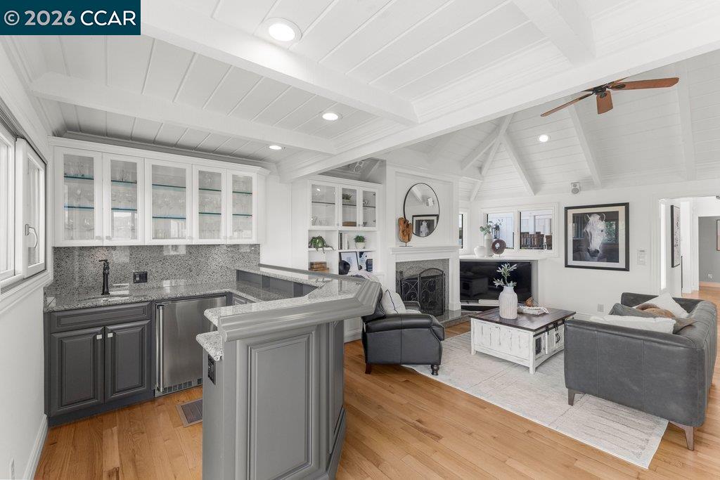 136 Tracy Ln