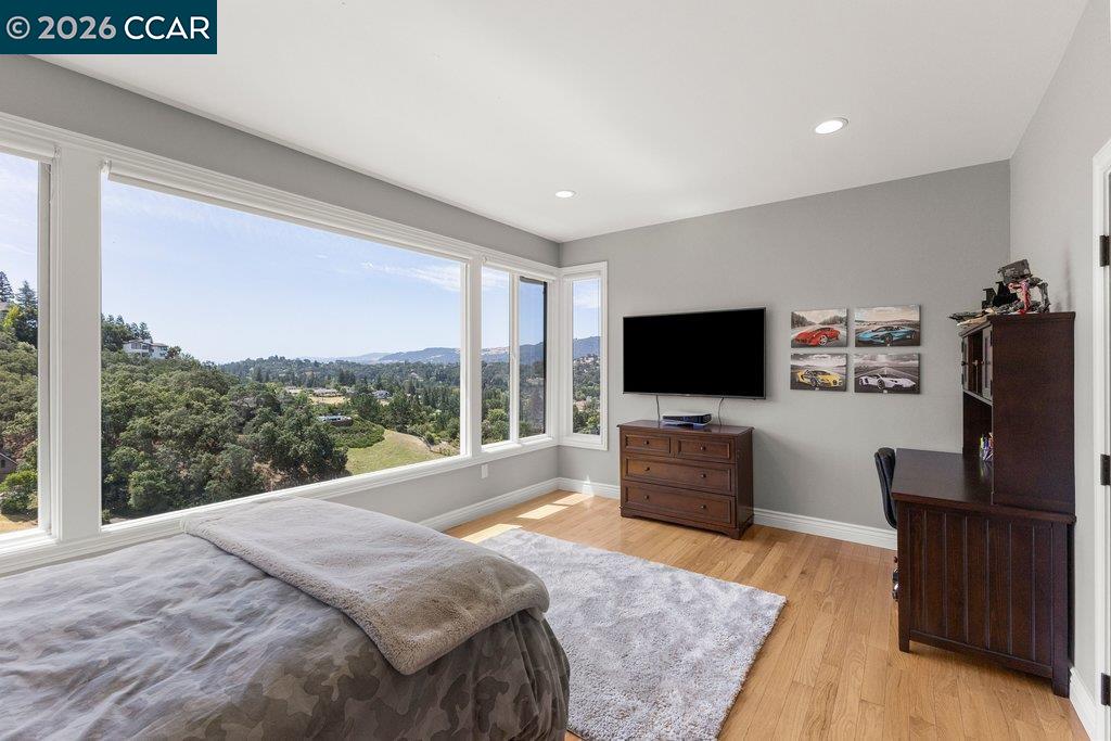 136 Tracy Ln