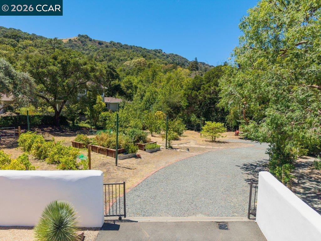 536 Highland Dr, Lot B