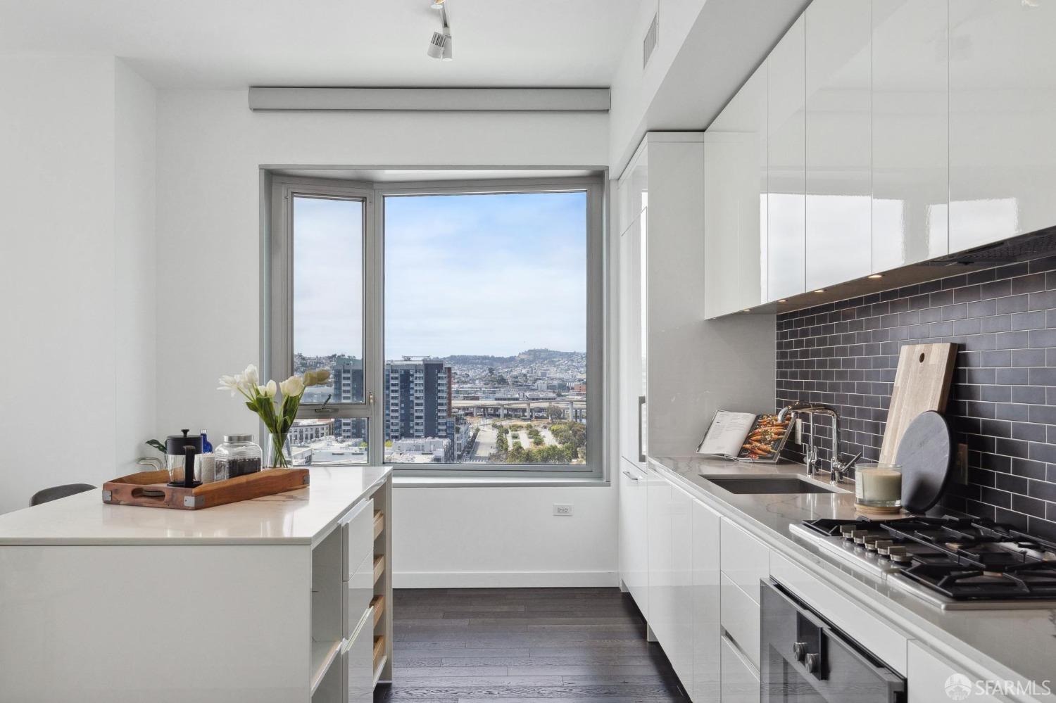 1000 3rd Street # 1605