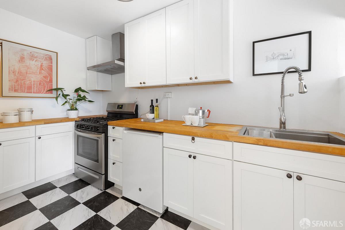 2325 Mariposa Street