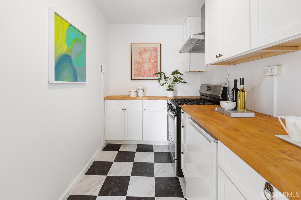 2325 Mariposa Street