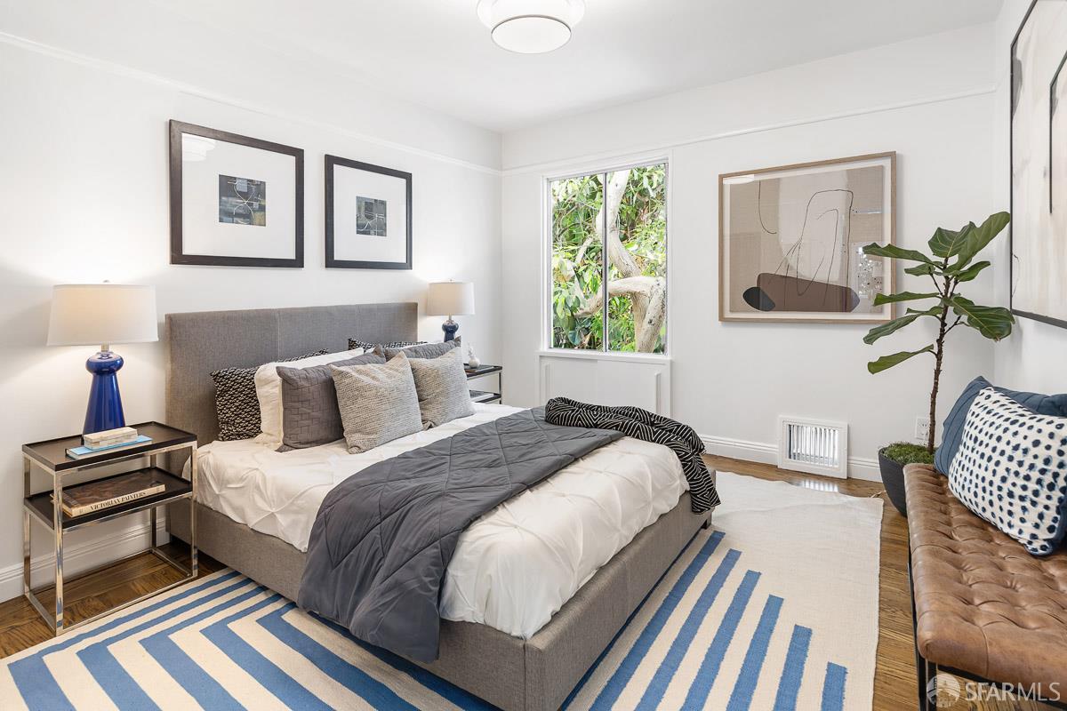 2325 Mariposa Street