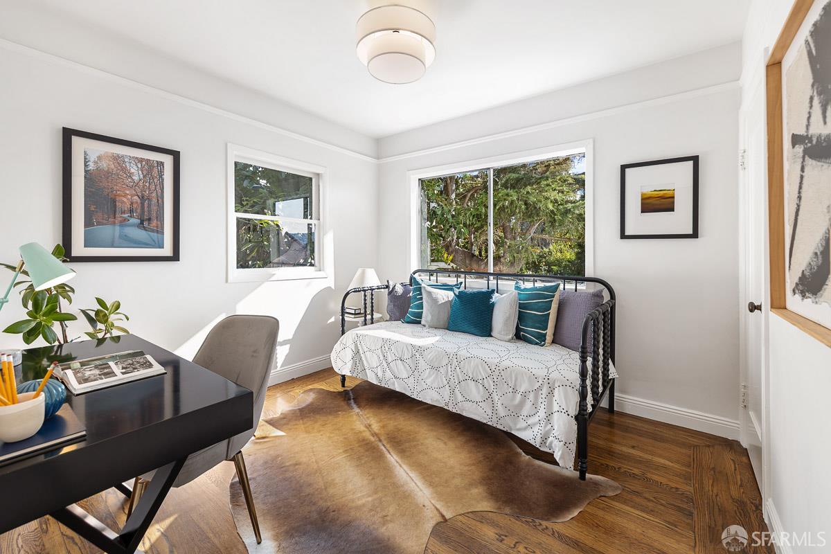 2325 Mariposa Street