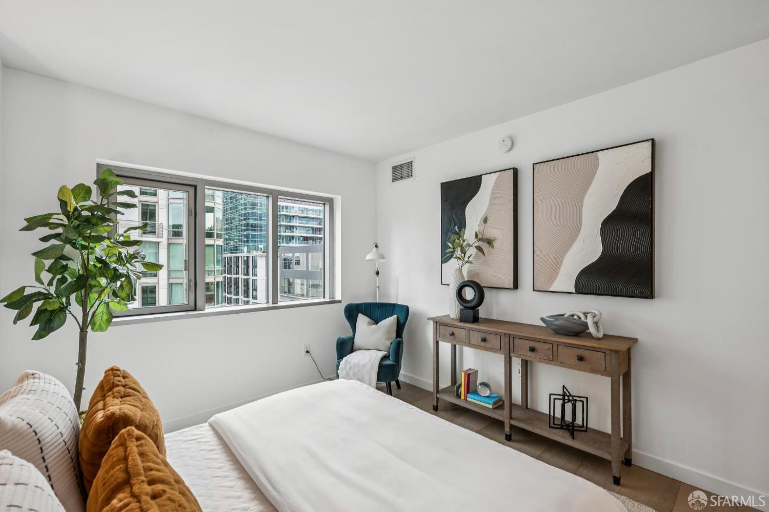 333 1st Street # 901