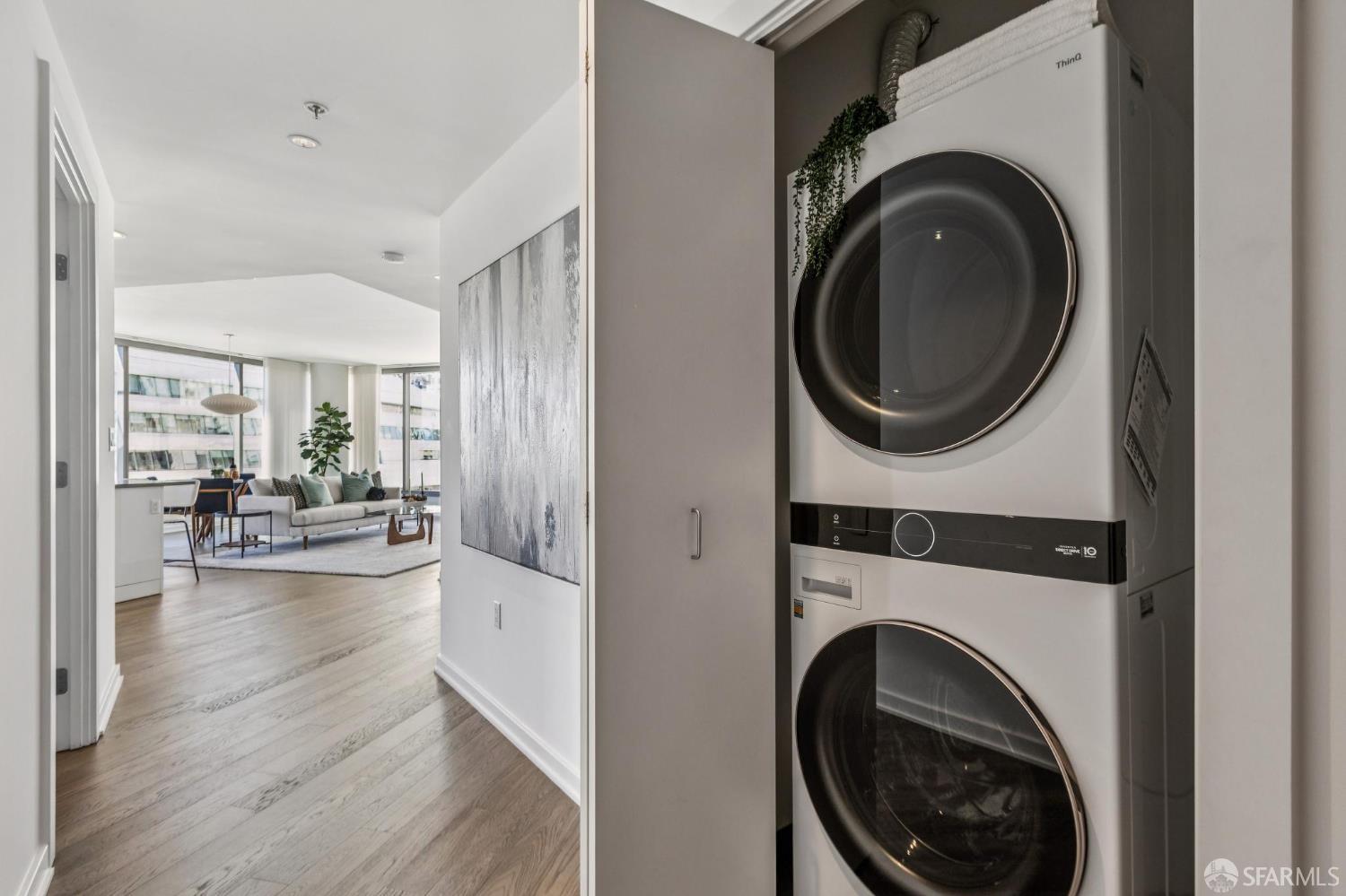 1 Hawthorne Street # 17F