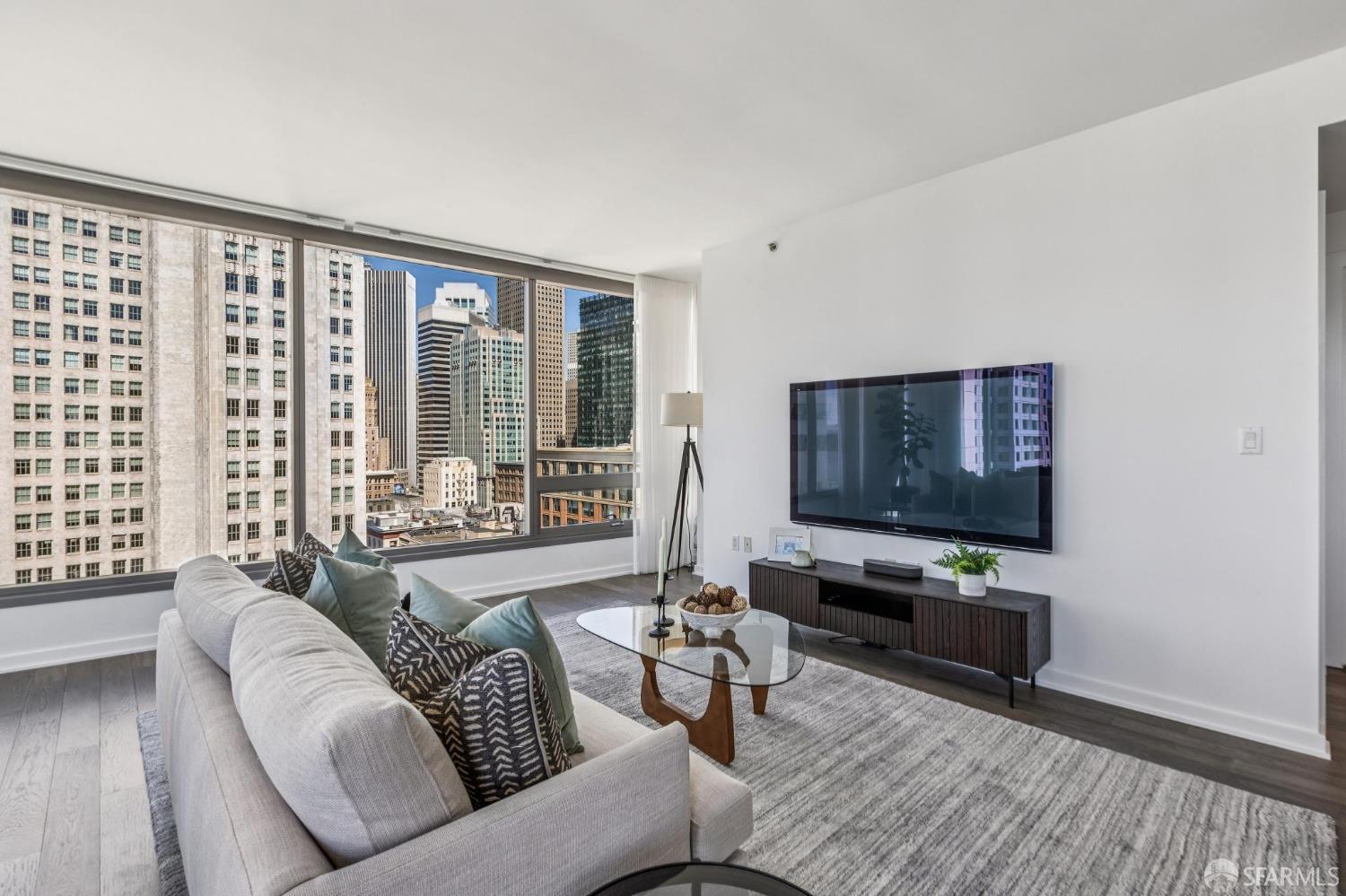 1 Hawthorne Street # 17F