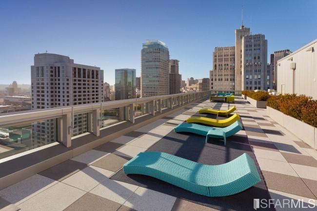 1 Hawthorne Street # 17F