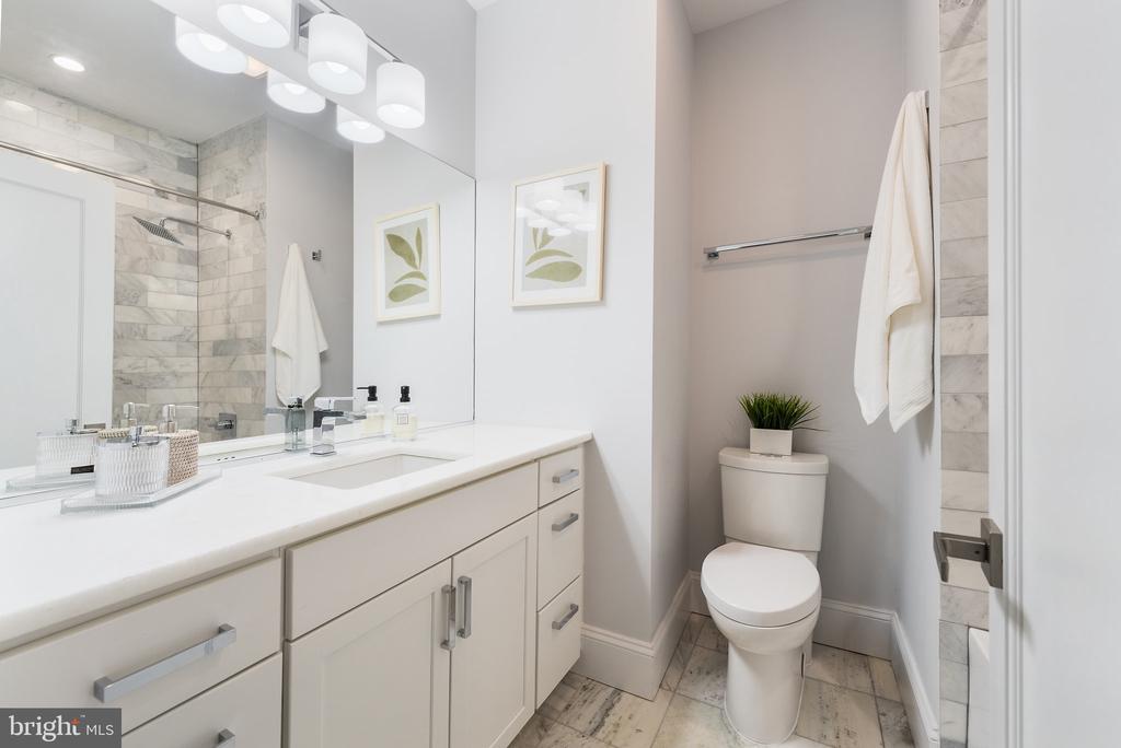 819 D STREET NE Unit: 34