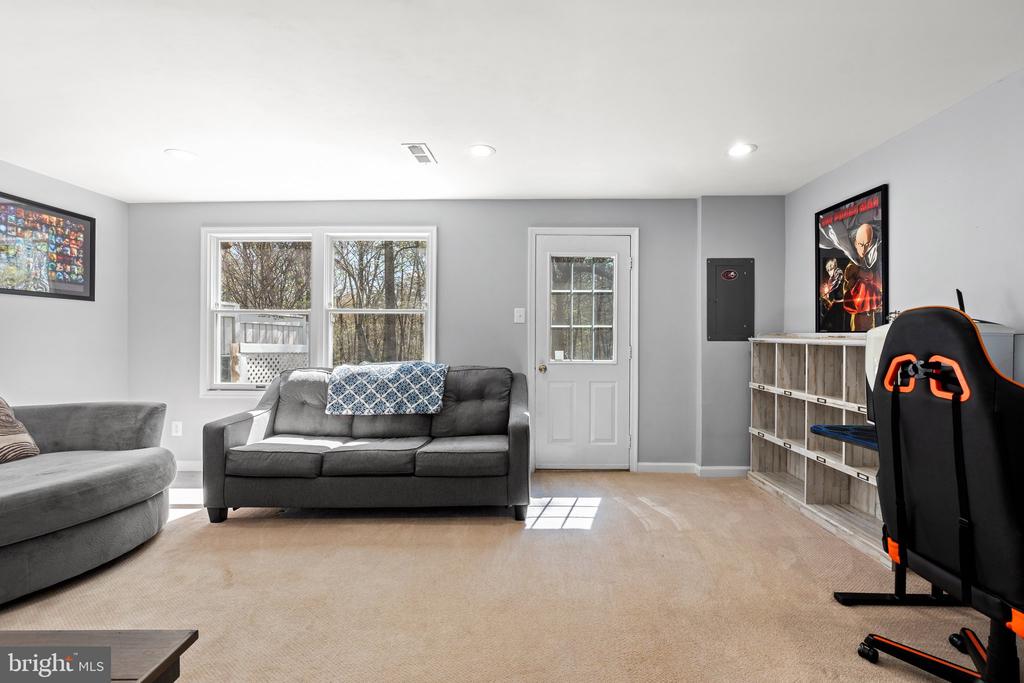 1568 POPLAR GROVE DRIVE