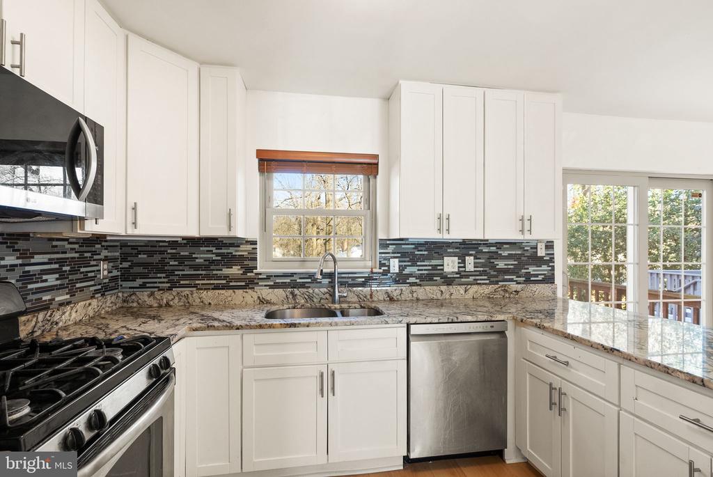 7829 MOUNT WOODLEY PLACE