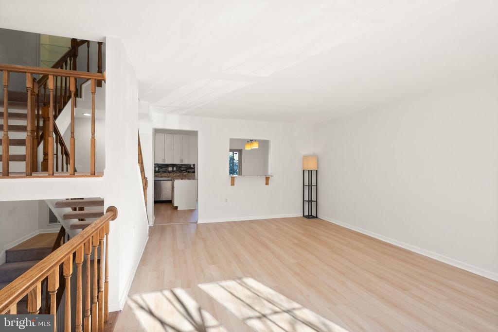 7829 MOUNT WOODLEY PLACE