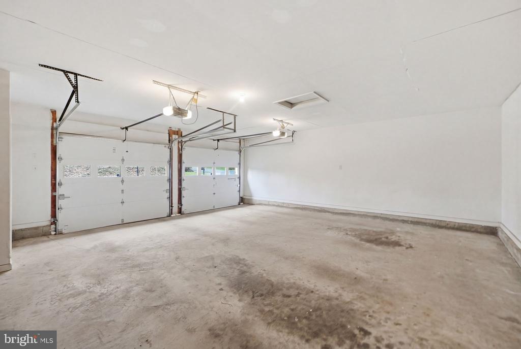 10302 STEAMBOAT LANDING LANE