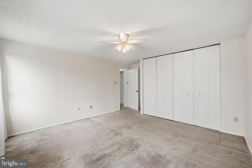 10302 STEAMBOAT LANDING LANE
