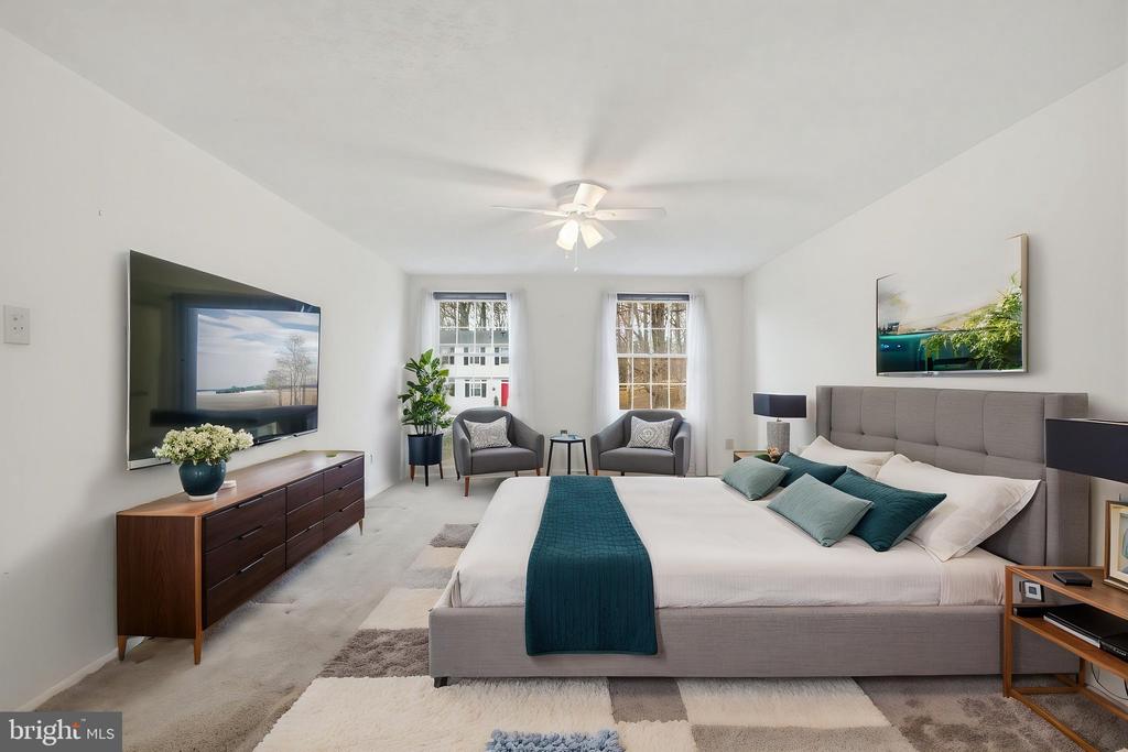 10302 STEAMBOAT LANDING LANE