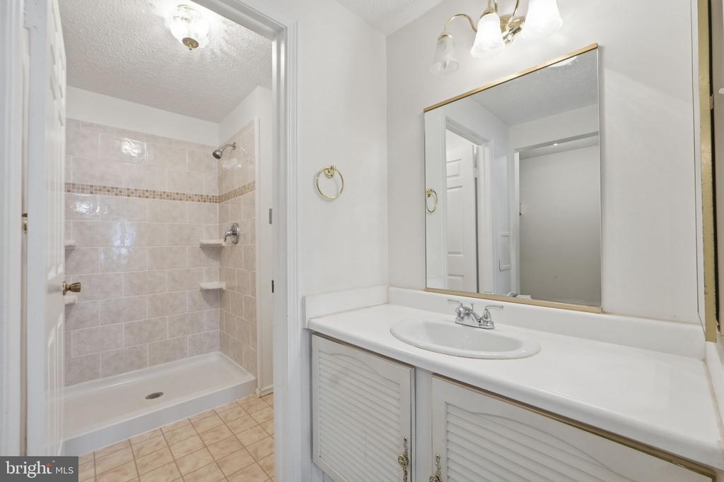 10302 STEAMBOAT LANDING LANE