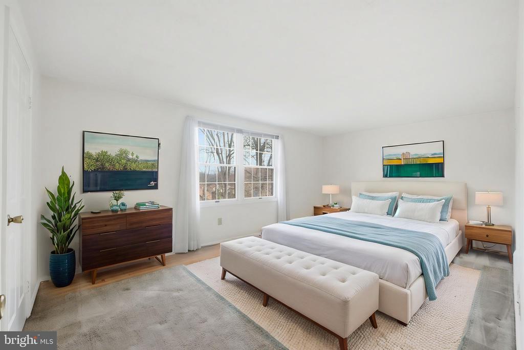 10302 STEAMBOAT LANDING LANE