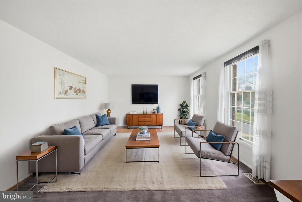 10302 STEAMBOAT LANDING LANE