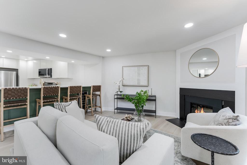 11213 SILENTWOOD LANE