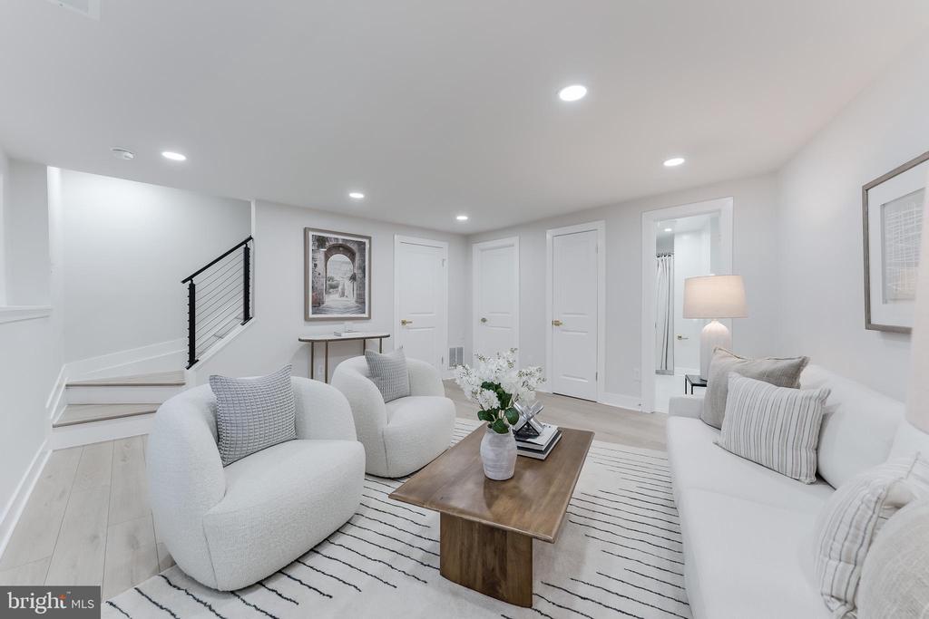 11213 SILENTWOOD LANE