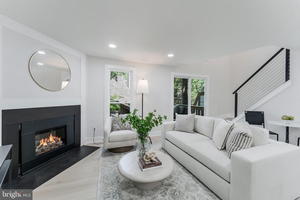 11213 SILENTWOOD LANE
