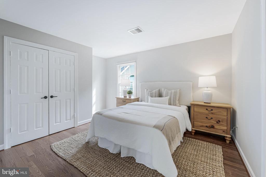 47024 BERWICK COURT