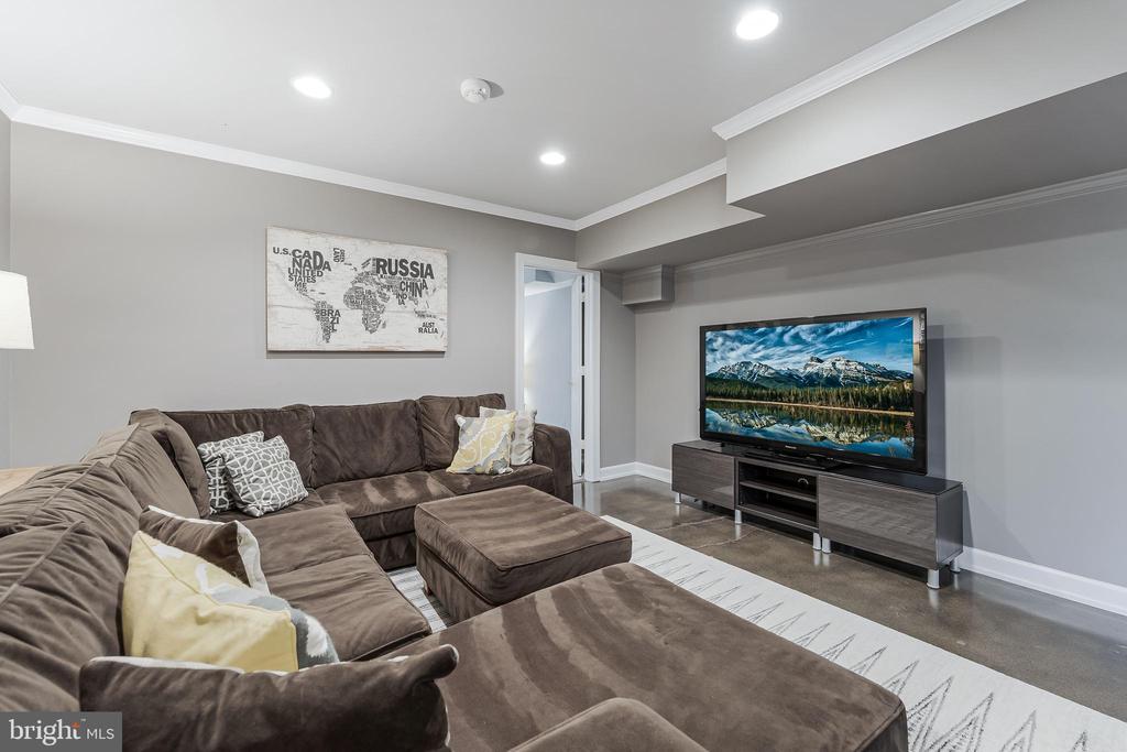 47024 BERWICK COURT