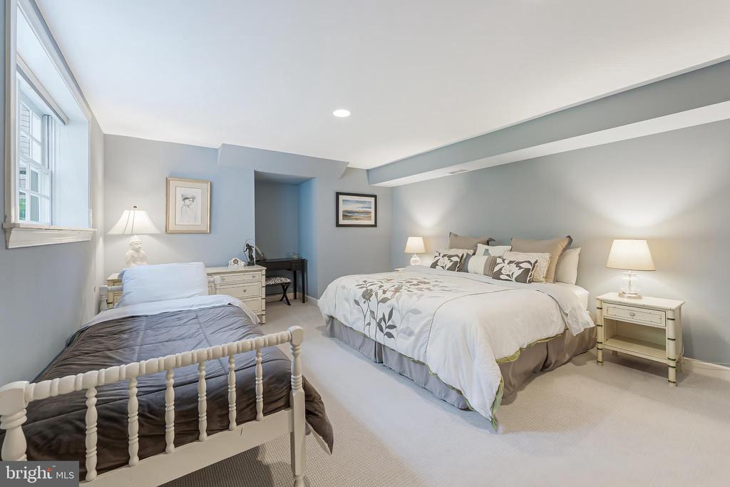 47024 BERWICK COURT