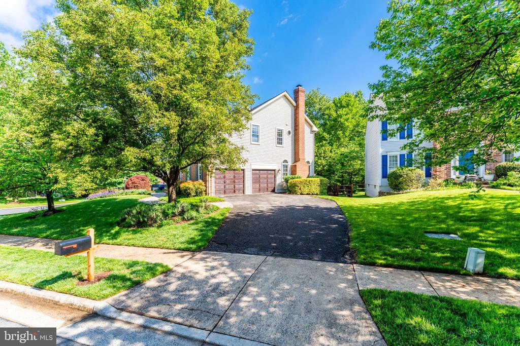 47024 BERWICK COURT