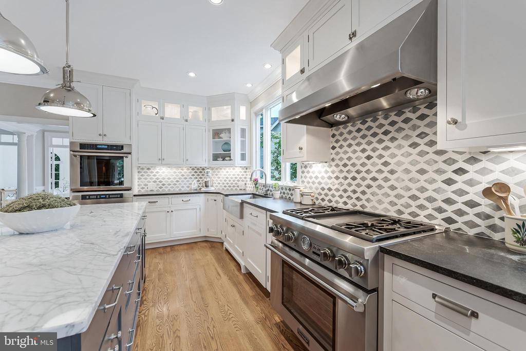 47024 BERWICK COURT